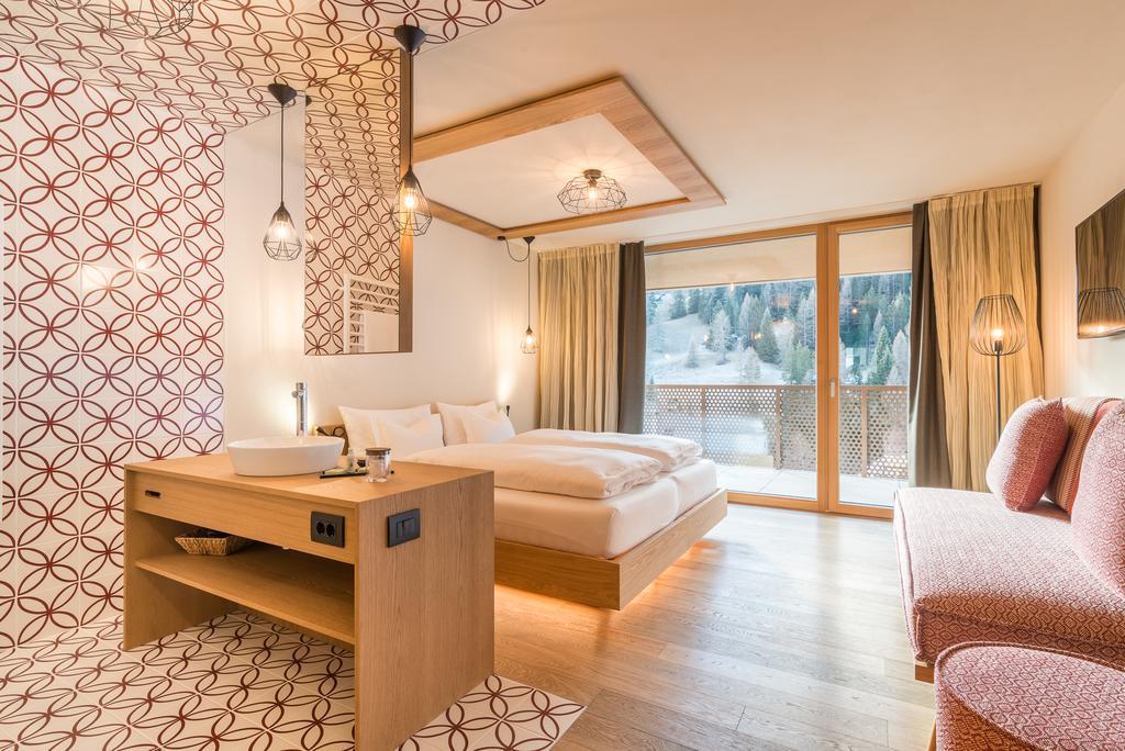 Hotel Tofana San Cassiano  Ngoại thất bức ảnh